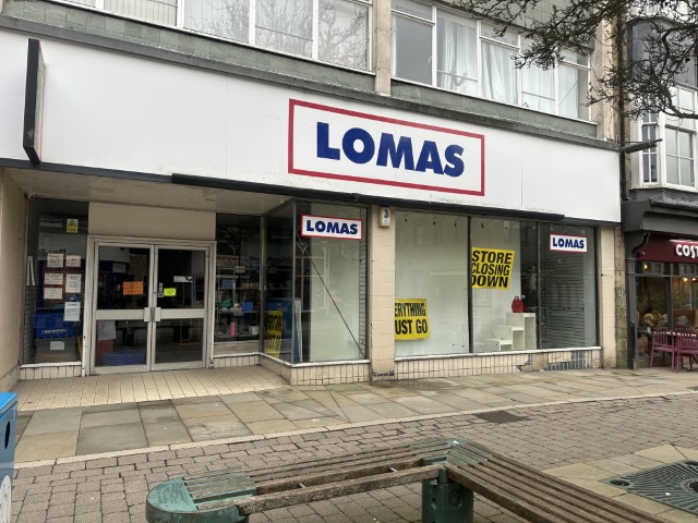 Retail unit to let in Spring Gardens, Buxton